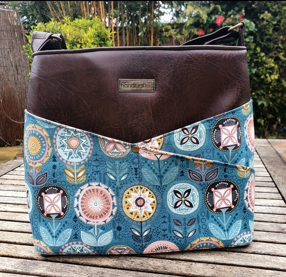 The Aries Crossbody Bag sewing pattern + video - Sew Modern Bags